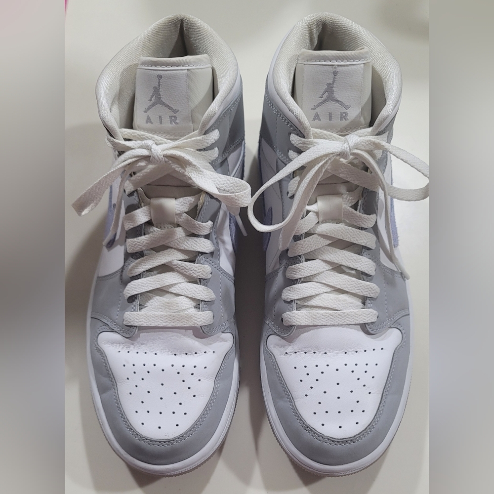 Jordan Men's Gray and White Sneakers